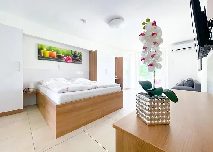 Tisza Gyoengye Apartmanok